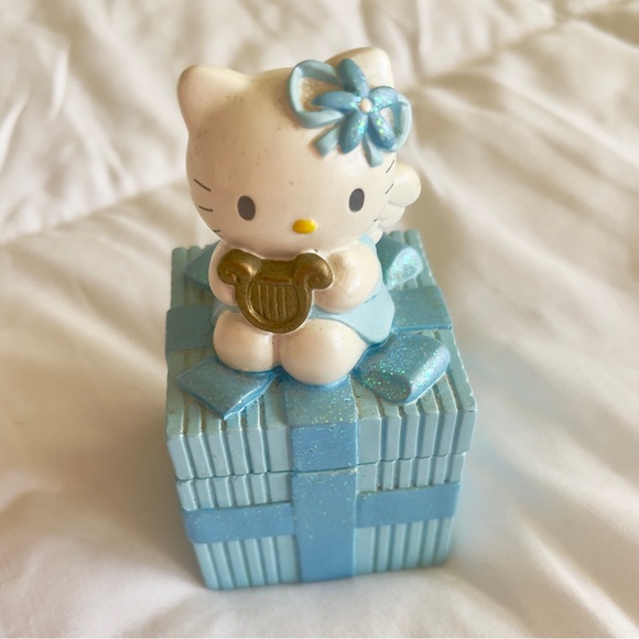 🎉sold🎉 Vintage 2001 Hello Kitty Blue Angel Trinket Box Collectibles - Picture 2 of 4